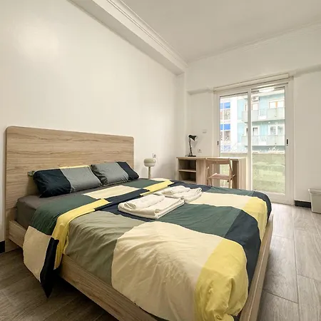 Double Bed In Arroios Quarto em Acomodações Particulares Lisboa