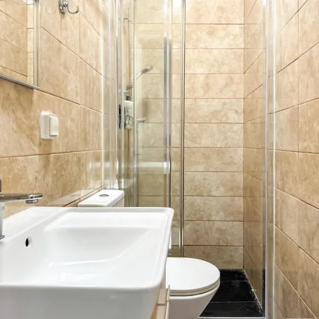 Double Bed In Arroios Homestay Lisbon